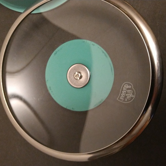 EUC. Greenlife 1.5 qt pot with lid in a turquoise blue. - Picture 9 of 9